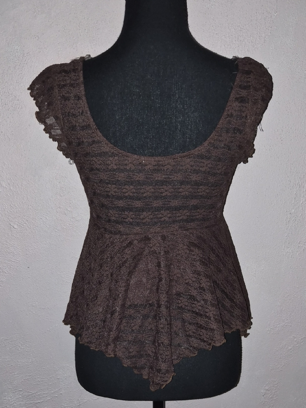 🩷Heart Hips Brown Ruffled Top - Picture 2 of 4